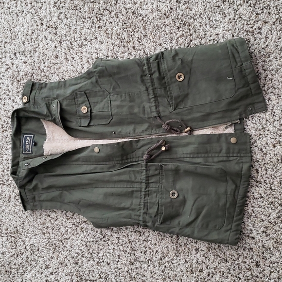 Vest - Picture 1 of 4